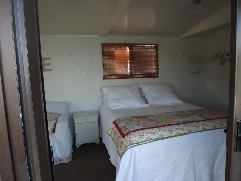 Отель Long Bay Motor Camp Coromandel Экстерьер фото