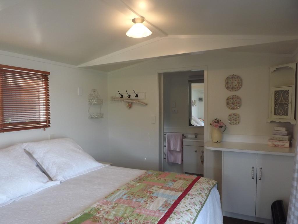 Отель Long Bay Motor Camp Coromandel Экстерьер фото