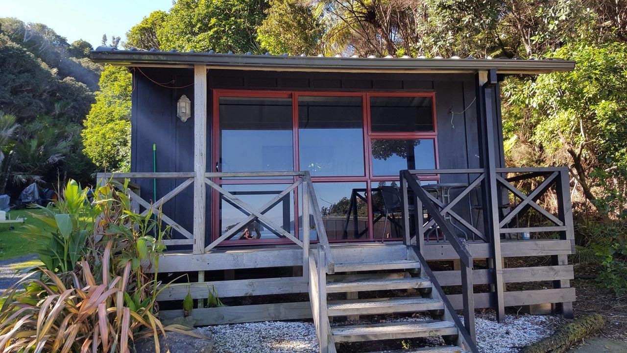 Отель Long Bay Motor Camp Coromandel Экстерьер фото